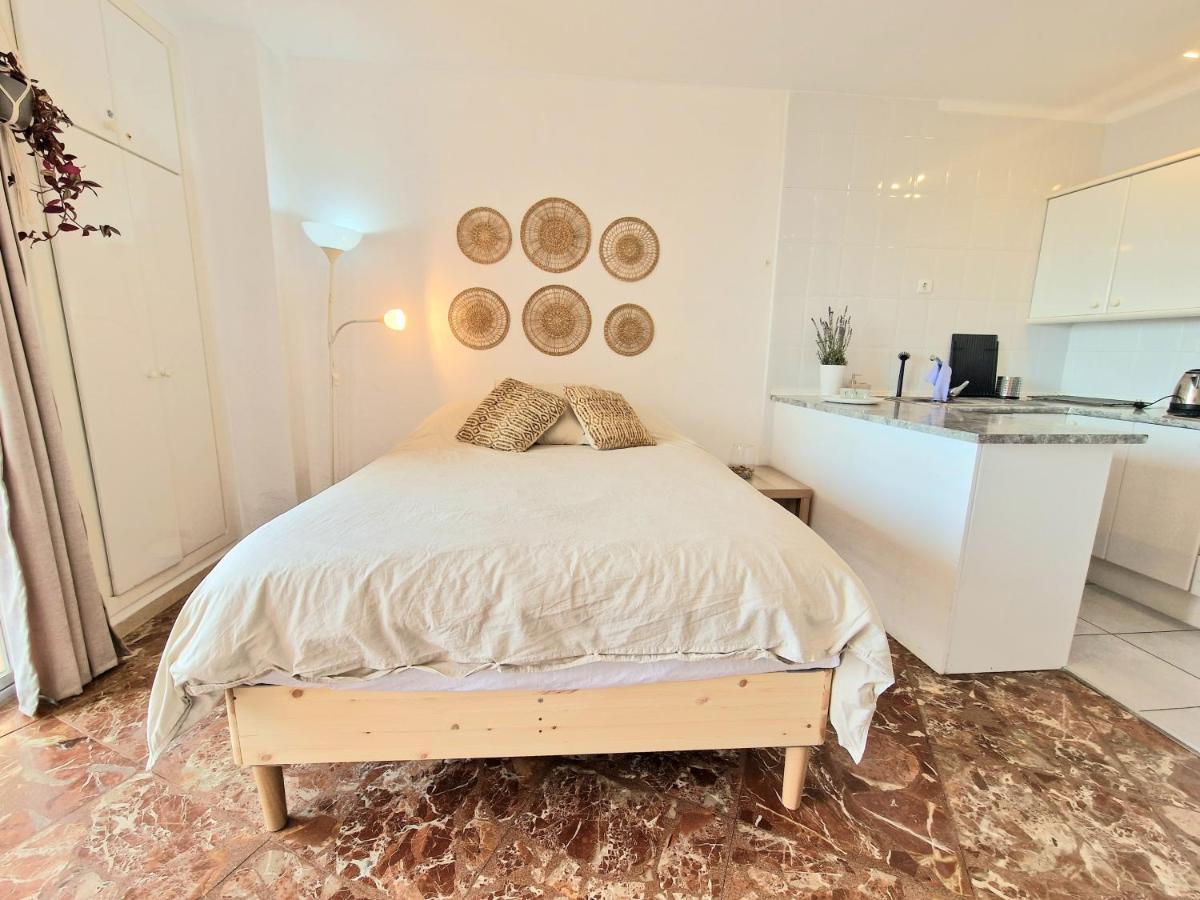 Aa Guest - The Golden Sea Views Eco Apartment *