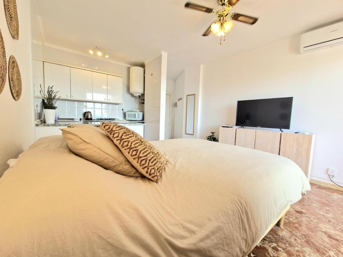 Aa Guest - The Golden Sea Views Eco Apartment