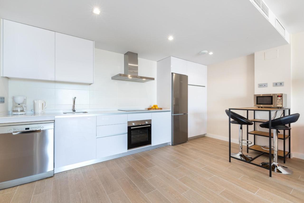 Blossom - Modern 2 Bedroom Within Walking Distance To Pueblo Apartment *