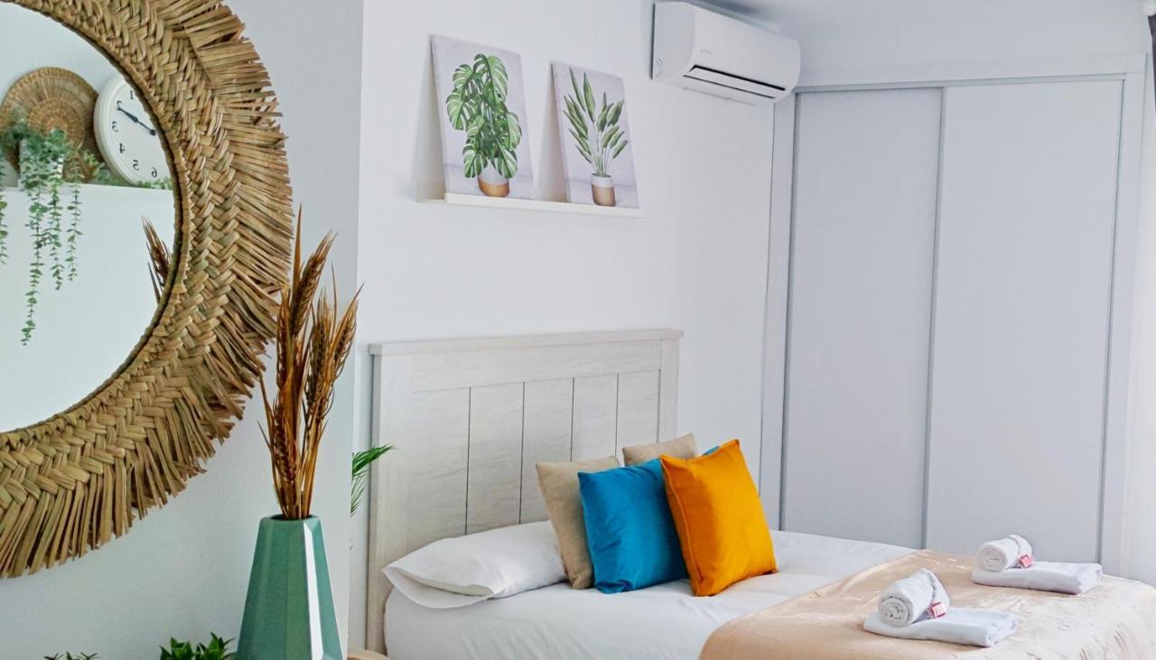 El Estudio De La Playa Benalbeach 804 Holidays Paradise *