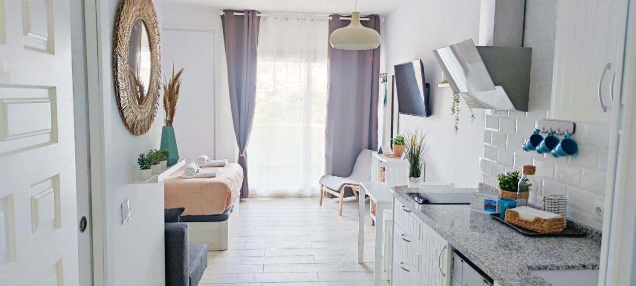 Apartment El Estudio De La Playa Benalbeach 804 Holidays Paradise