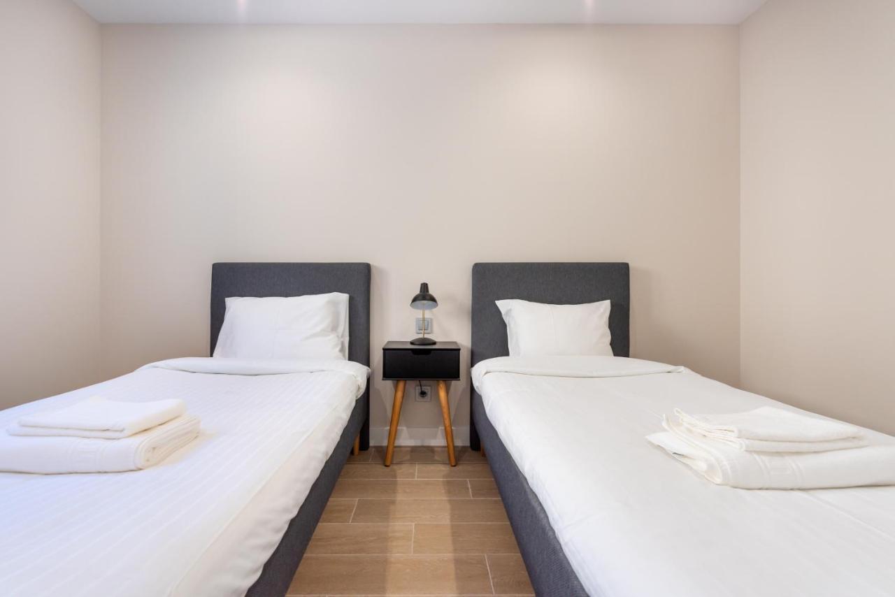 Blossom - Modern 2 Bedroom Within Walking Distance To Pueblo Apartment Benalmadena