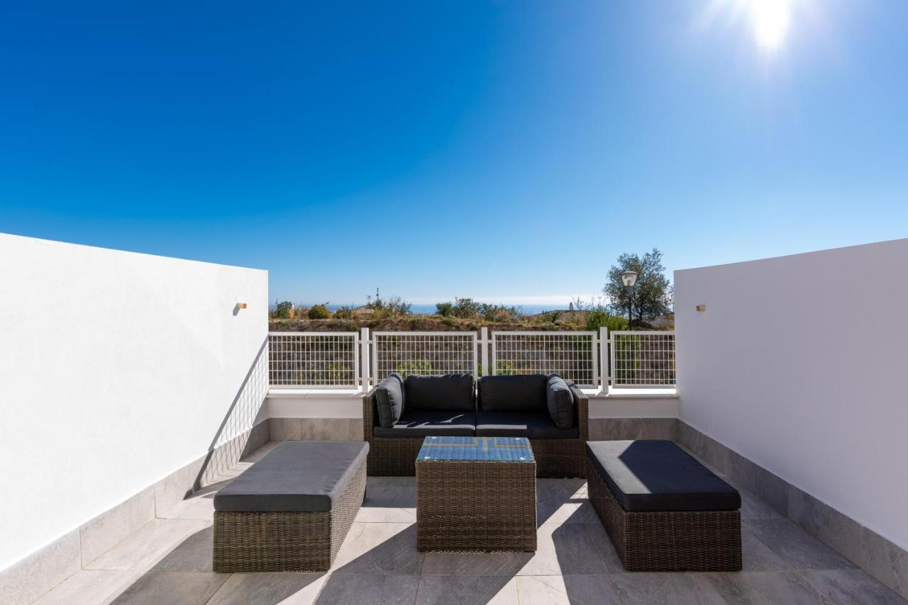 Blossom - Modern 2 Bedroom Within Walking Distance To Pueblo Apartment Benalmadena