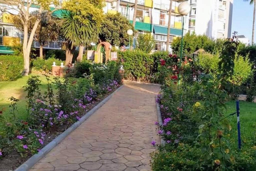 Beautiful Sea Views Cozy 350 M From Apartment