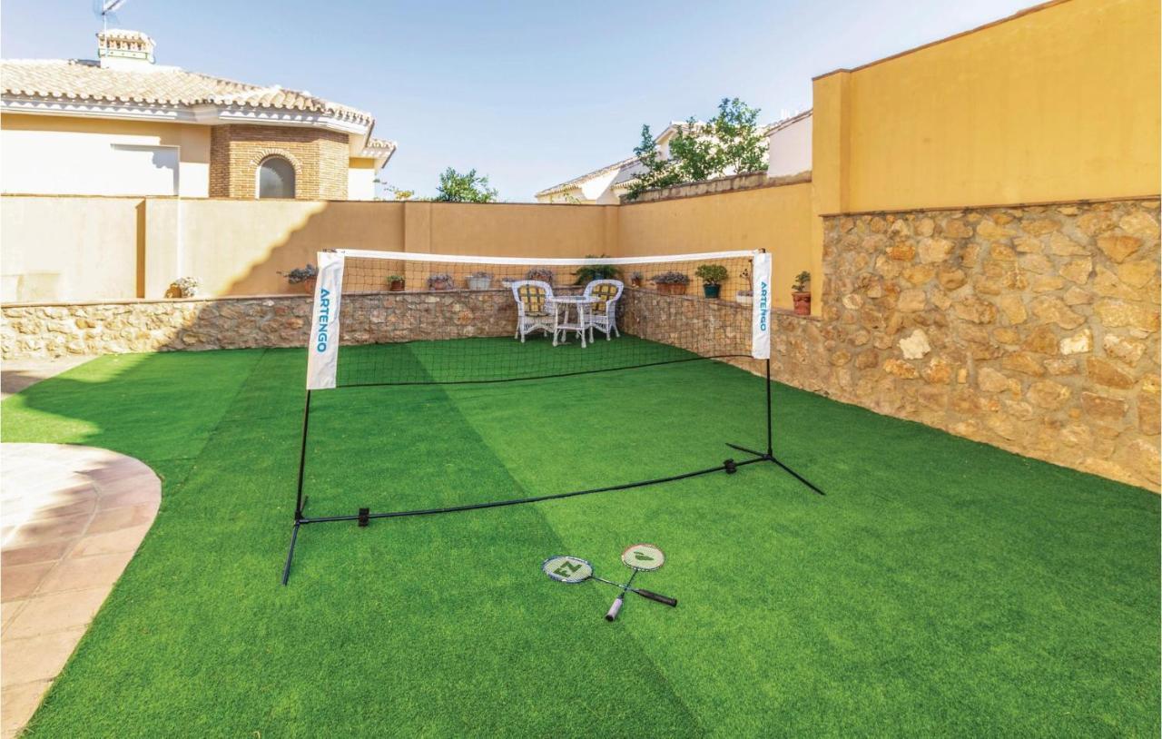 In With 5 Bedrooms, Wifi And Outdoor Swimming Pool Vakantiehuis *