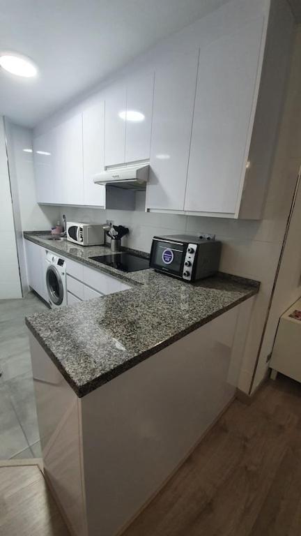 Apartment 1ª Linea Playa, Edificio Diana Ii, Wifi, Puerto Marina. Benalmadena