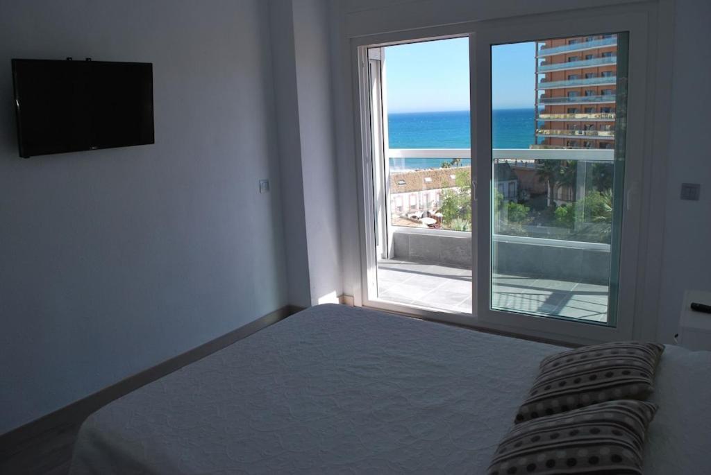 1ª Linea Playa, Edificio Diana Ii, Wifi, Puerto Marina. Benalmadena