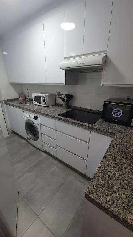 1ª Linea Playa, Edificio Diana Ii, Wifi, Puerto Marina. Apartment Benalmadena