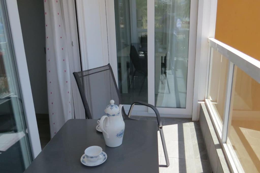 Appartement 1ª Linea Playa, Edificio Diana Ii, Wifi, Puerto Marina.