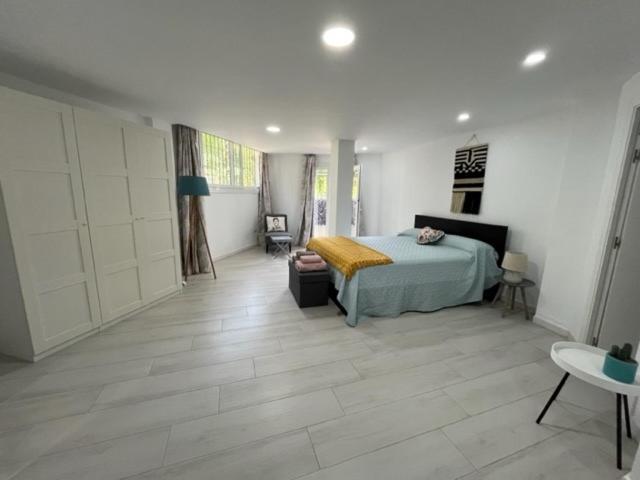 A Terrace With Sea View, 2 Bedrooms In Apartment *