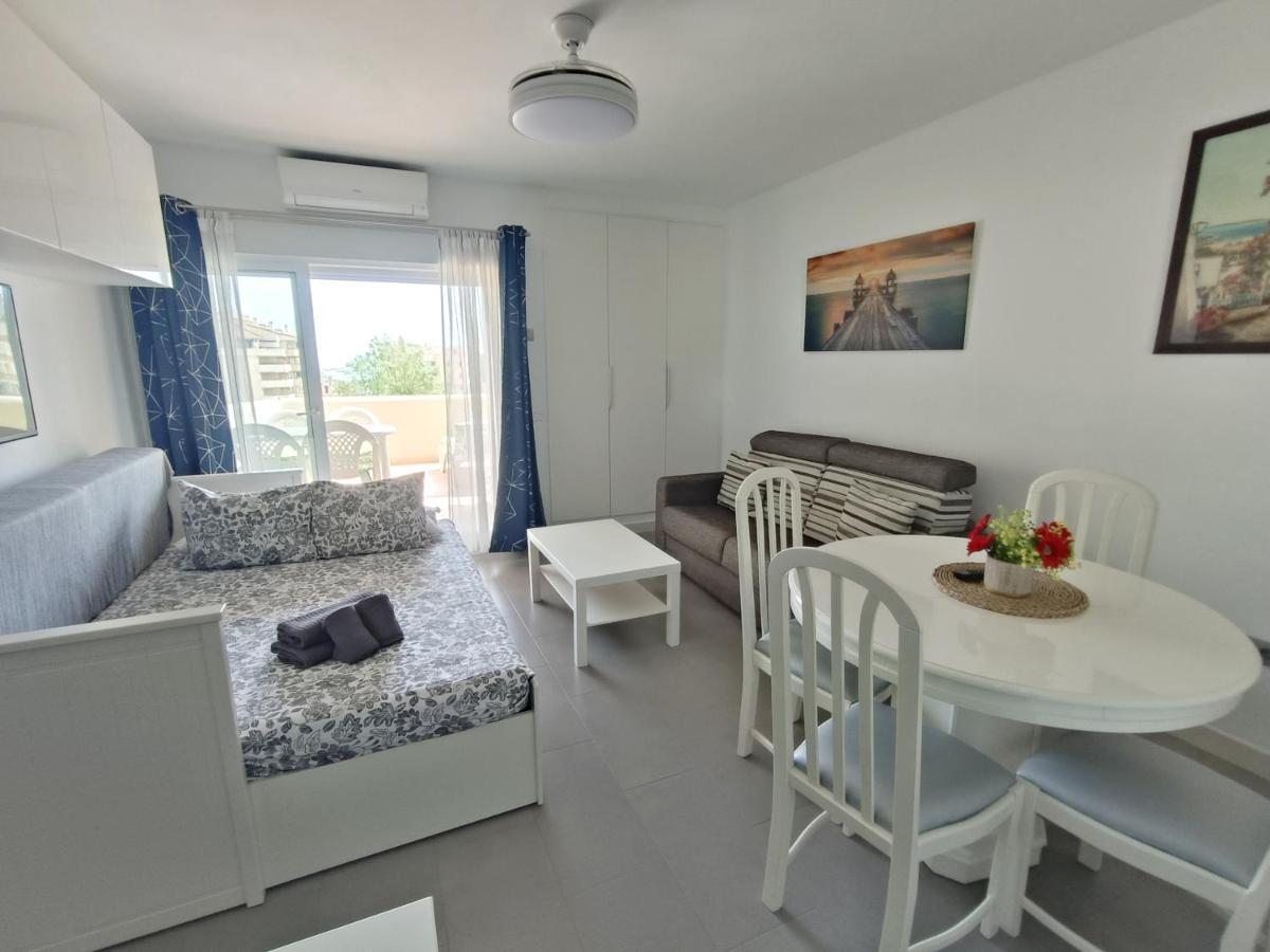Benalbeach With Sea Views And Water Park Appartement