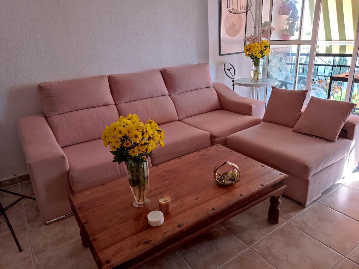 Coty's Beach, En Casa Compartida Homestay *
