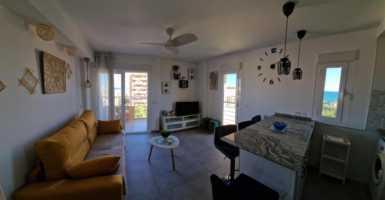 Acogedor,apartamento.piscina, Vistas, Terraza *