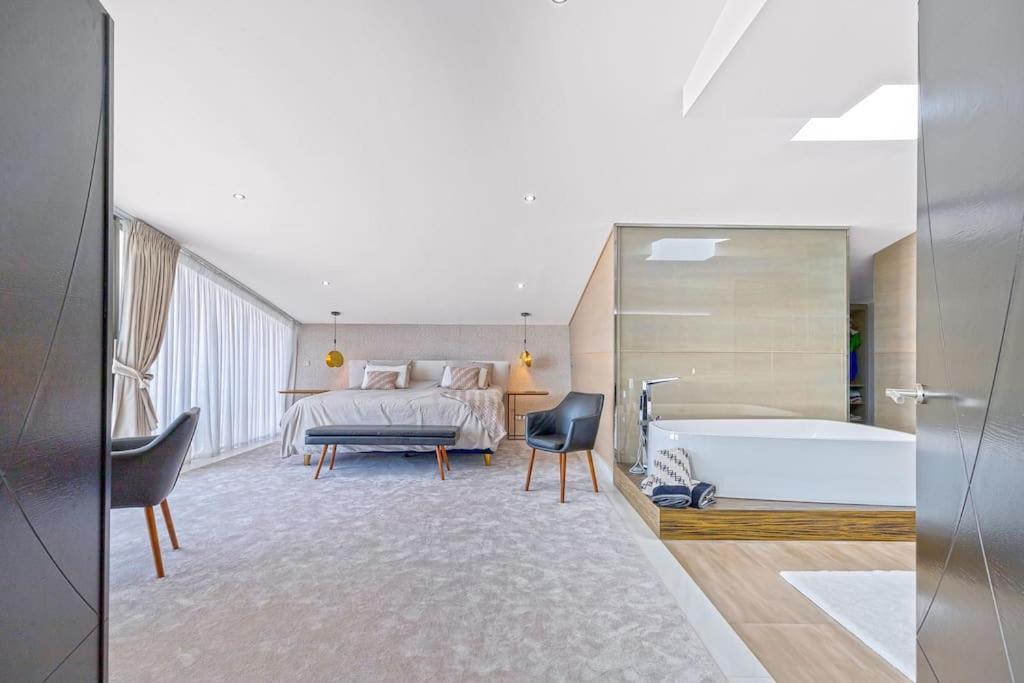 Villa Espectacular In Higueron