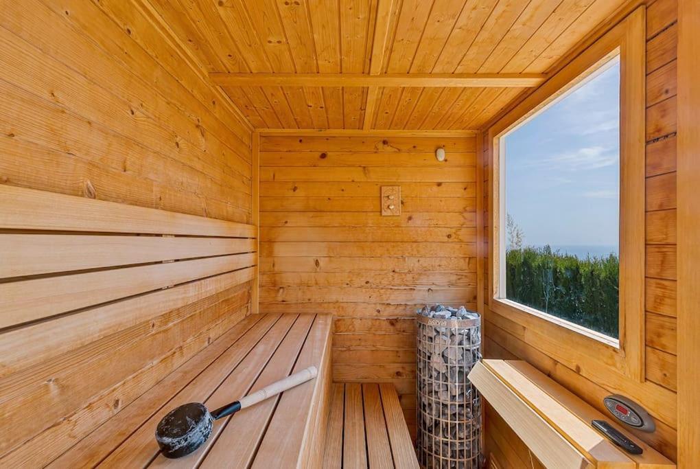 Espectacular In Higueron Villa