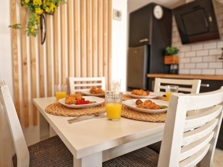 Acogedor Piso Con Terraza Y Parking!