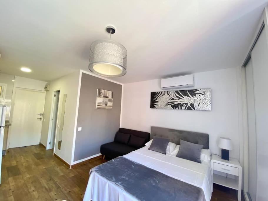 Style & Comfort In - Pool Available Seasonally Apartment *