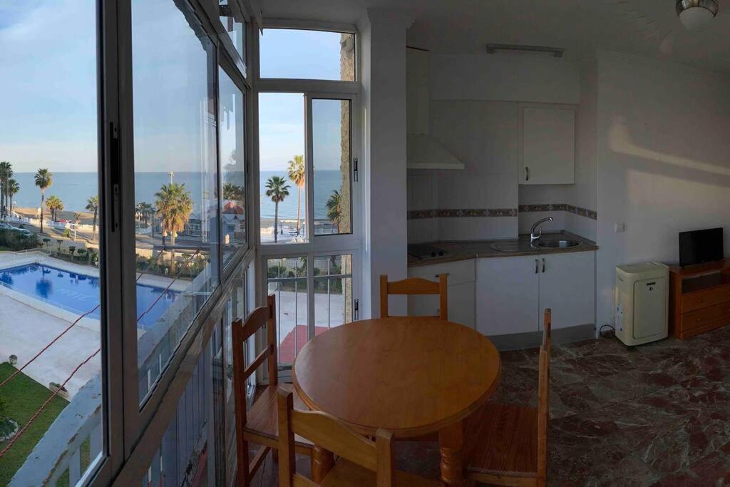Apartamento First Line Of The Sea Benalmádena
