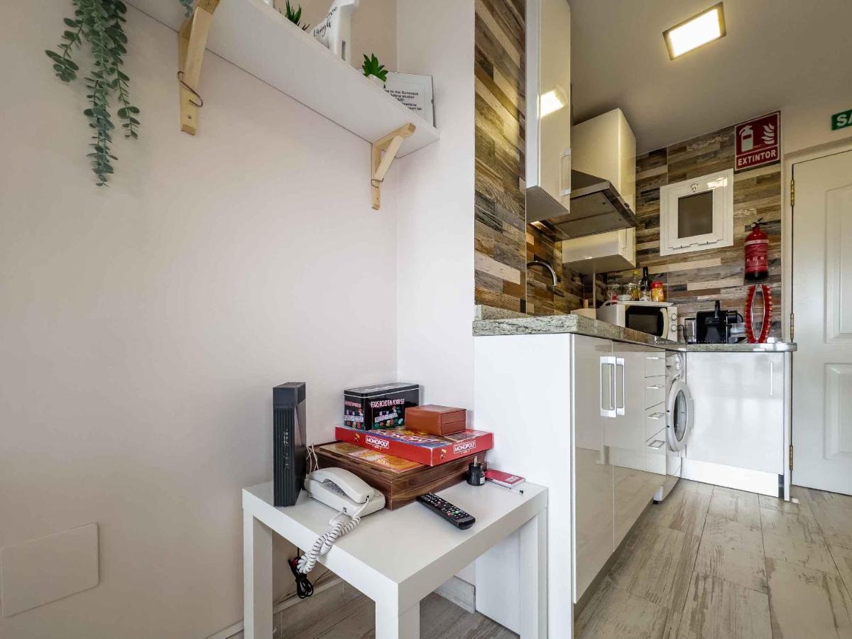 Sun Coast -- Superb With 4 Pools, Gardens & Breakfast Apartment