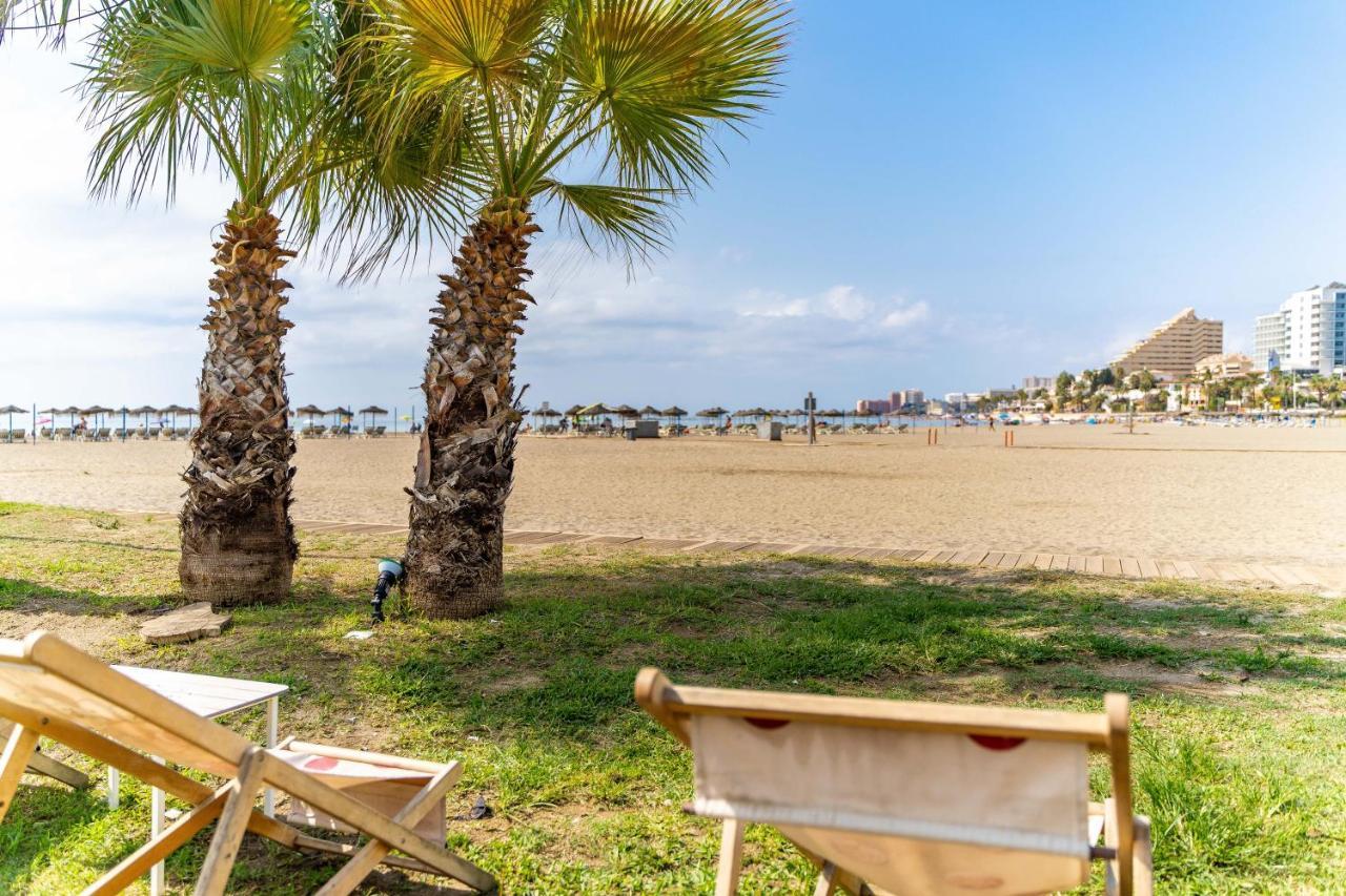 Sun Coast -- Superb With 4 Pools, Gardens & Breakfast Apartment *