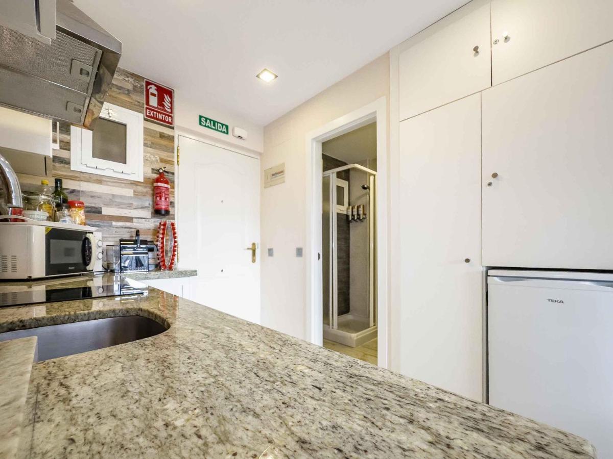 Sun Coast -- Superb With 4 Pools, Gardens & Breakfast Apartment