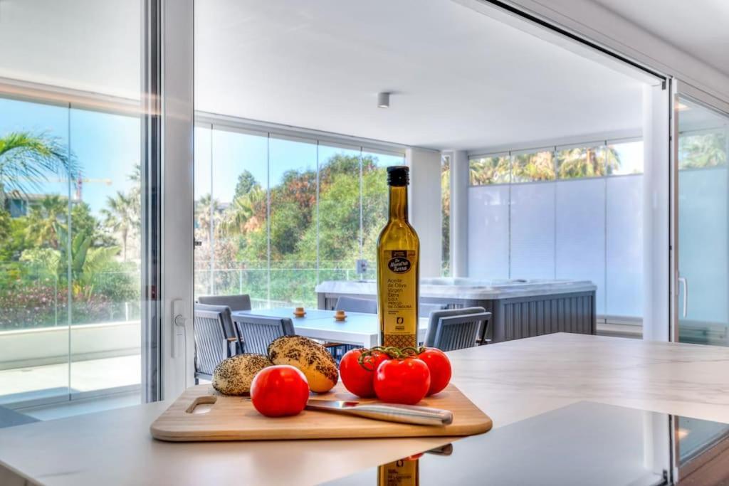 Luxury Apt. The One - Jacuzzi, , Gym & Pool Benalmadena
