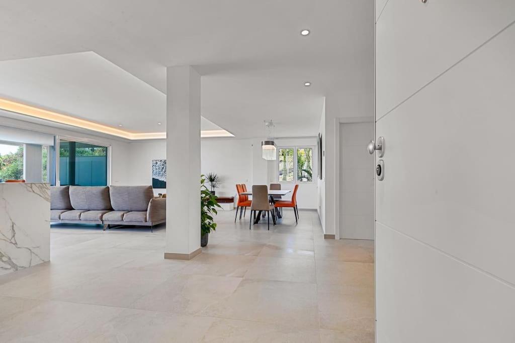 Luxury Apt. The One - Jacuzzi, , Gym & Pool *