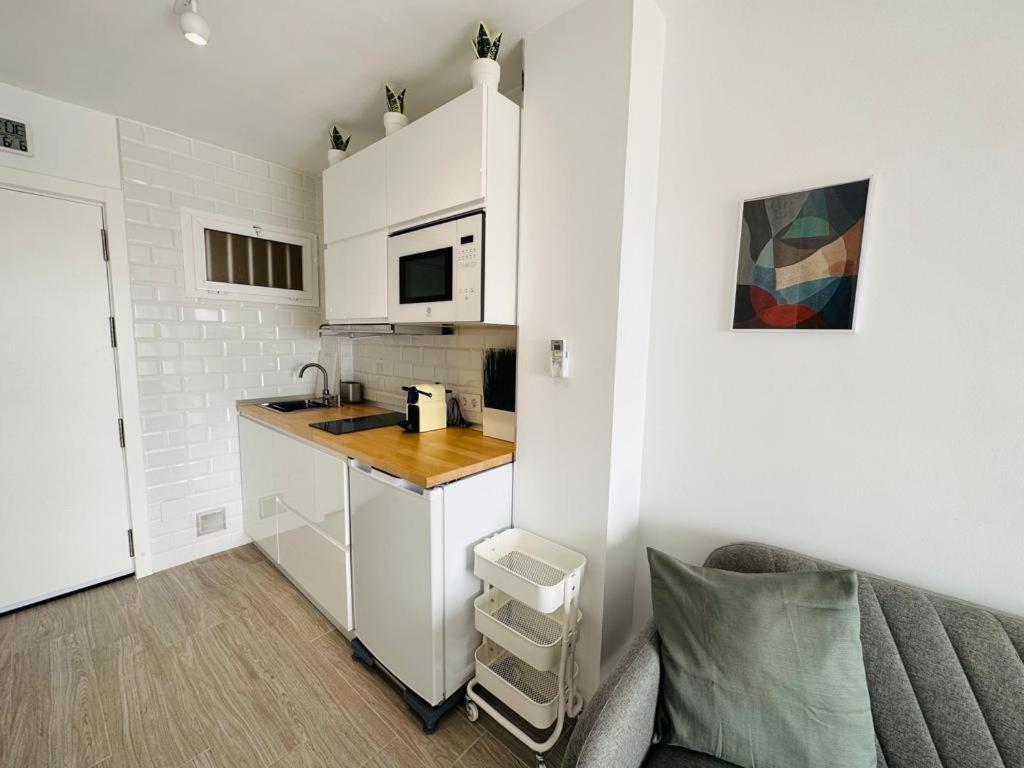 Modern White Apartment