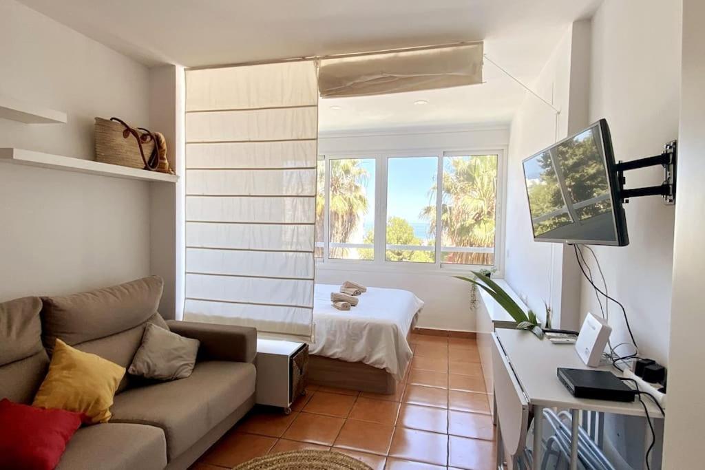 La Ventana De Puerto Marina Apartment *