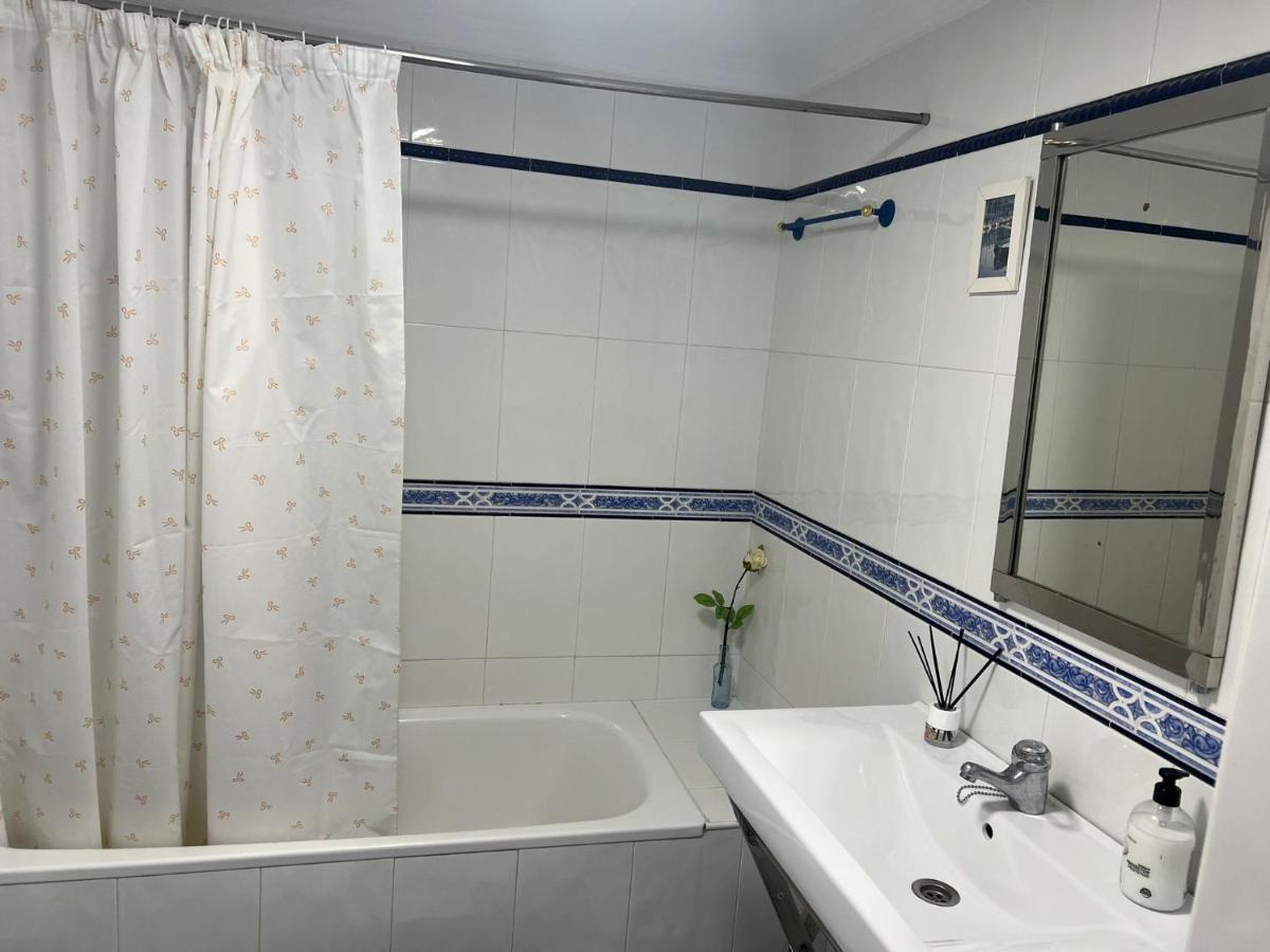 Con Terraza Y Piscina - Todoholiday