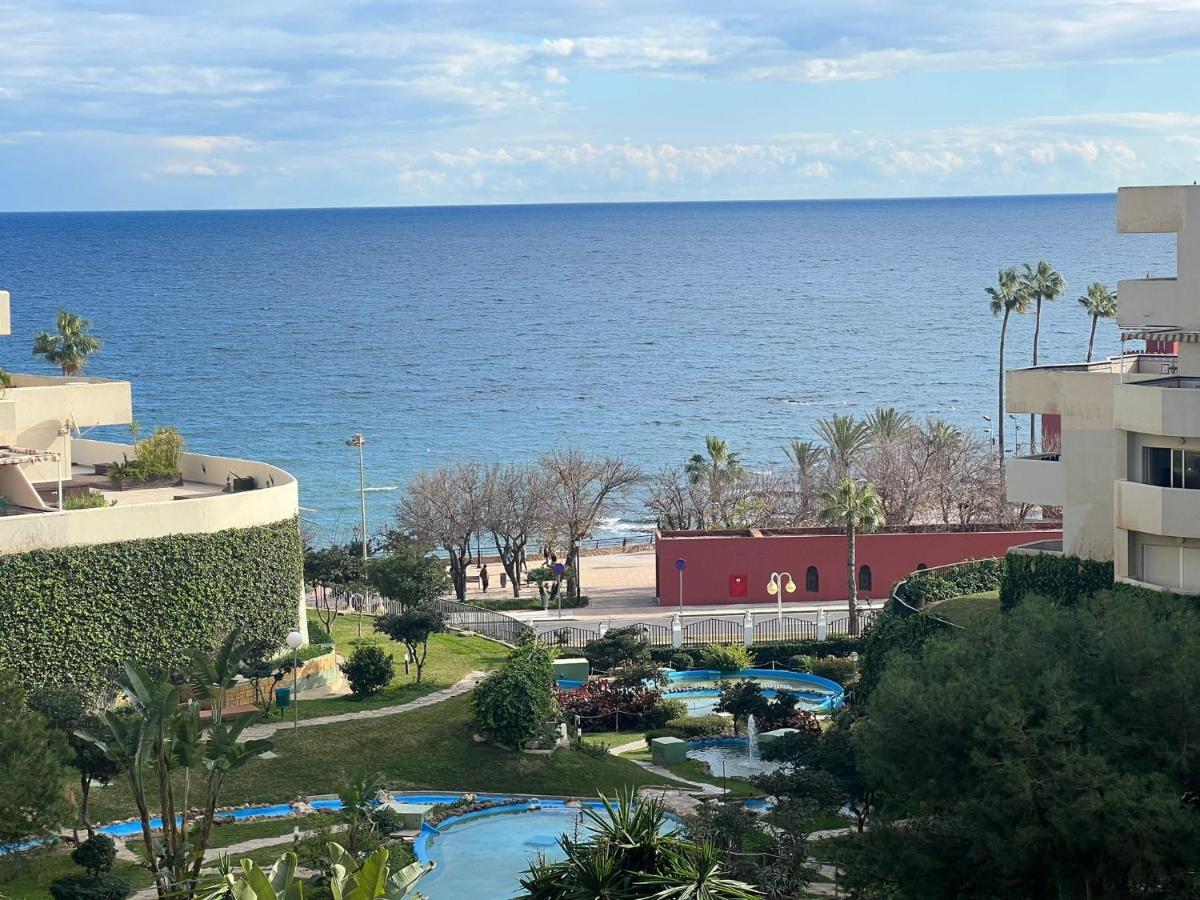 Con Terraza Y Piscina - Todoholiday