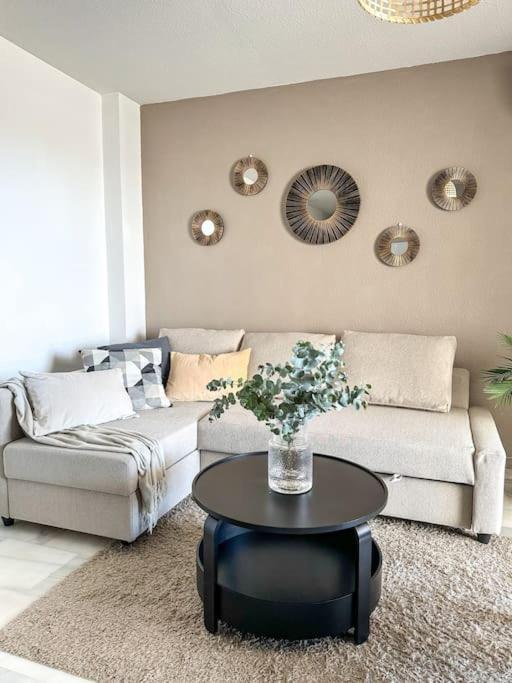 Elegant 2-bedroom With Beautiful Views *
