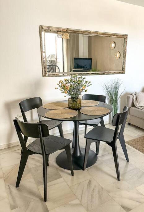 Elegant 2-bedroom With Beautiful Views