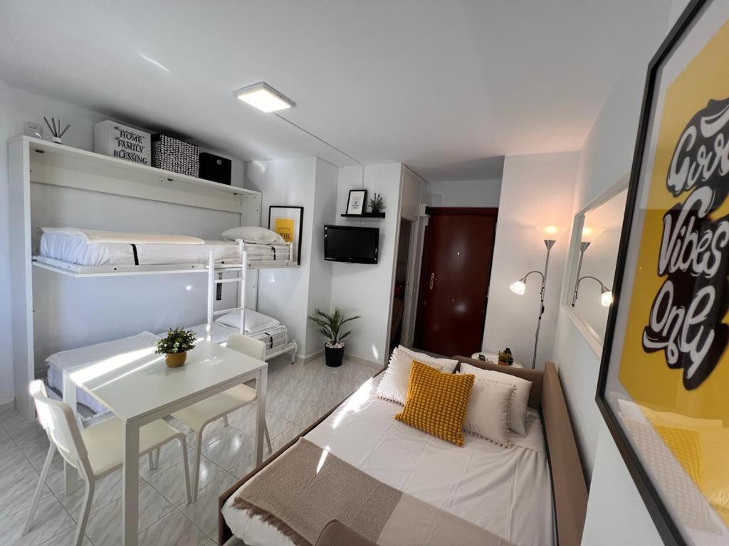 Estudio Con Piscina A 200 M De La Playa Apartment *