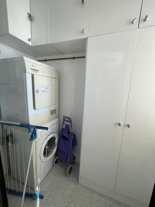 Family Friendly 2 Bedroom And 2 Bathroom Near The Beach Apartment *