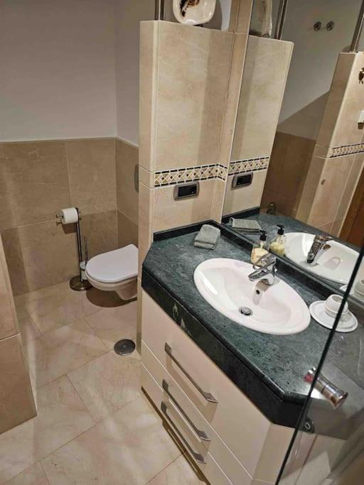 Apartment Family Friendly 2 Bedroom And 2 Bathroom Near The Beach Benalmádena