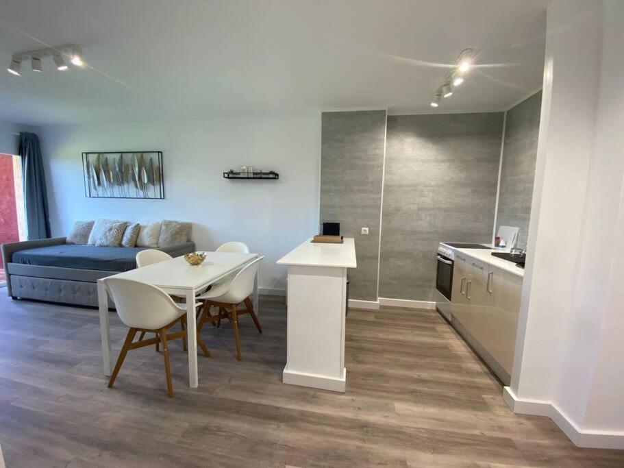 Alucinante Apt. Con Vistas, Piscinas Y Recepcion 24 Hs. Apartment Benalmadena