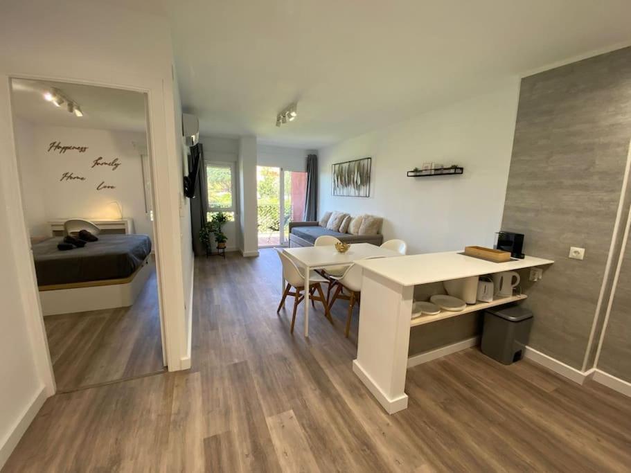 Alucinante Apt. Con Vistas, Piscinas Y Recepcion 24 Hs. Apartment