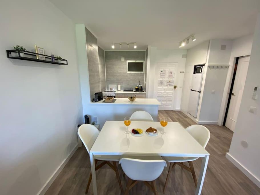 Alucinante Apt. Con Vistas, Piscinas Y Recepcion 24 Hs. * Benalmádena