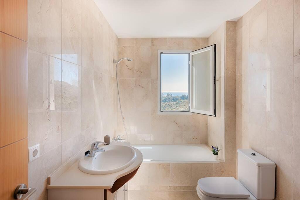 Seaview, 2 Bedroom By Casa Del Sol Hr
