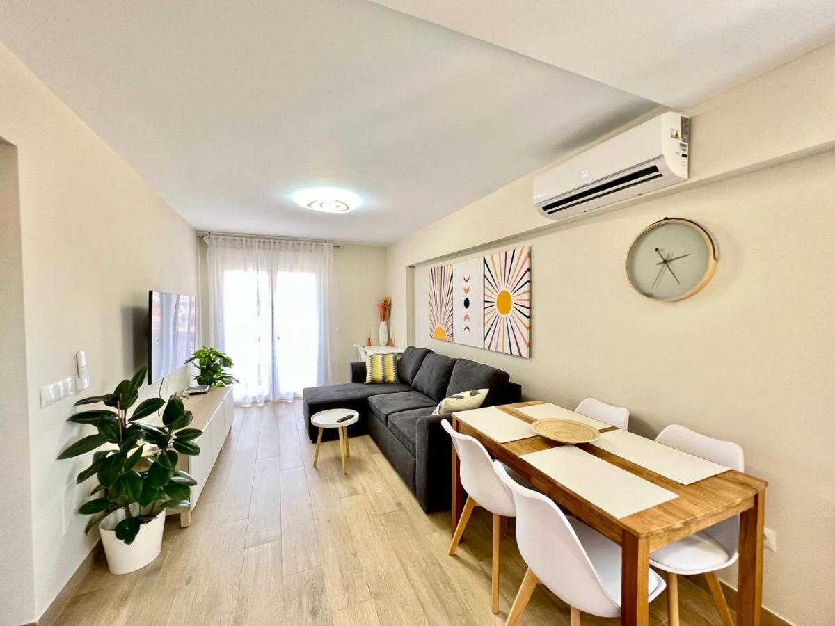 Apartment Great In The Piscis Building, Located In Coast *