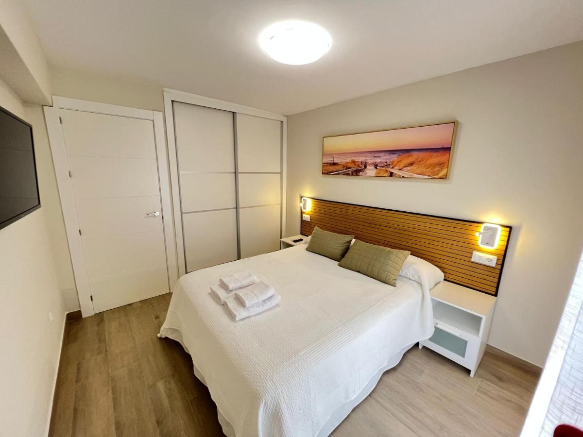 Apartment Great In The Piscis Building, Located In Coast