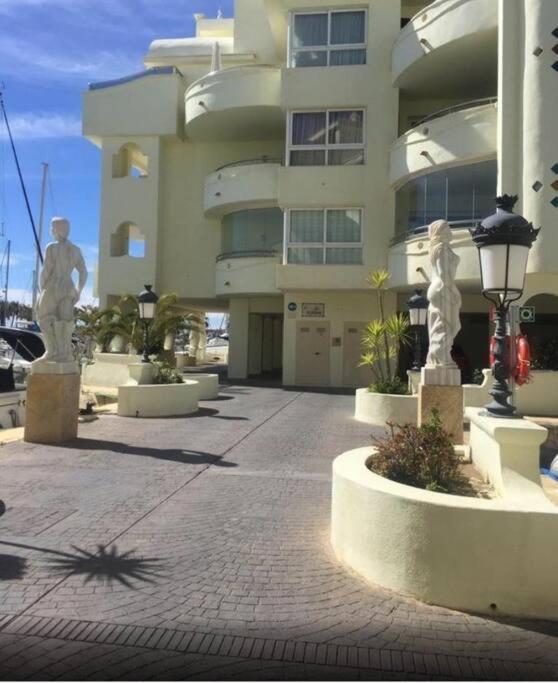 Penthouse In Puerto Marina Appartement