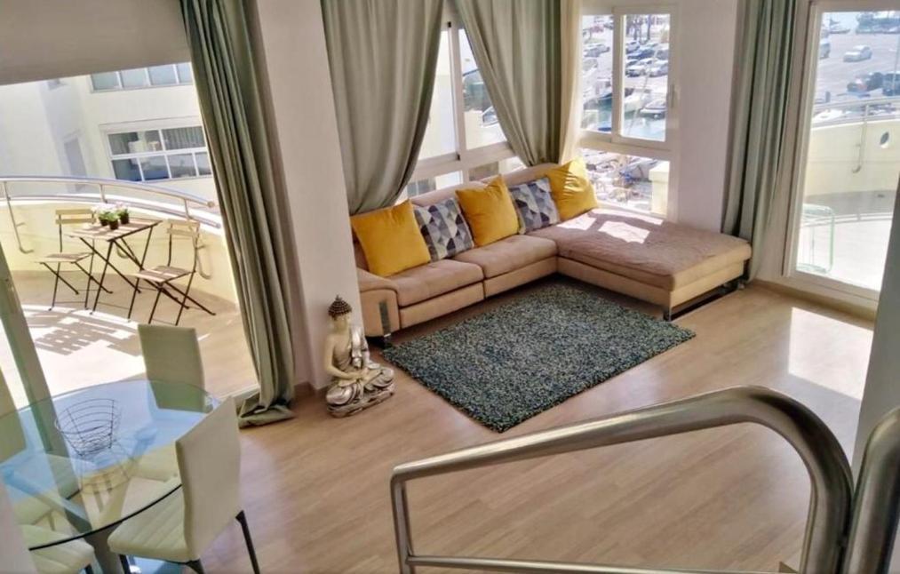 Penthouse In Puerto Marina *