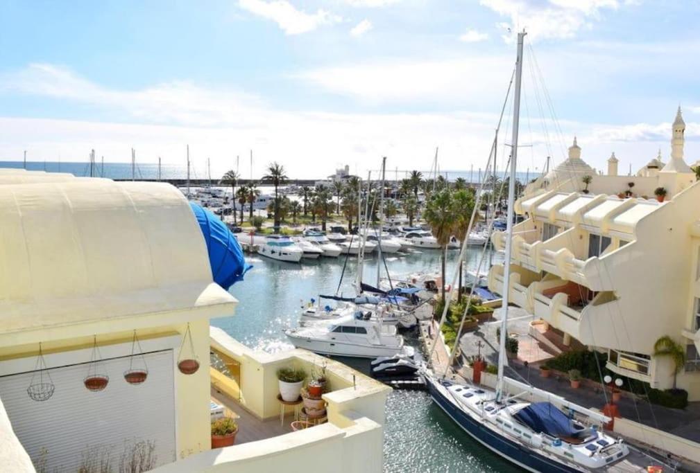 Penthouse In Puerto Marina *