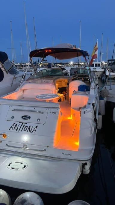 Botel Alquiler Vacacional Barco / Desayuno Incluido *