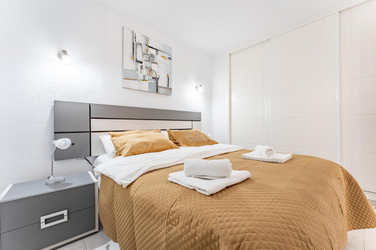 Apartment Coastal Charm Renovated 2bed Apt, Pool, Sea Views