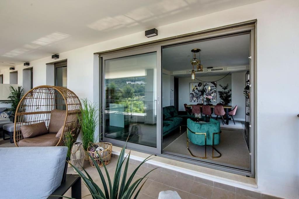 Luxury Serenity Benalmadena, 4 Bedrooms Apartment *