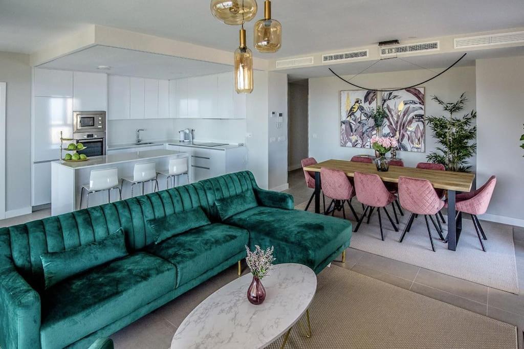 Apartment Luxury Serenity Benalmadena, 4 Bedrooms