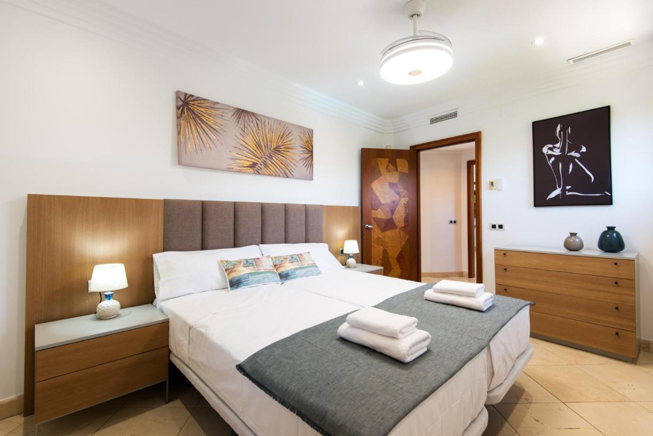 Ph Bellagio: Luxurious And Romantic Duplex Penthouse With Private Pool & Sea Views